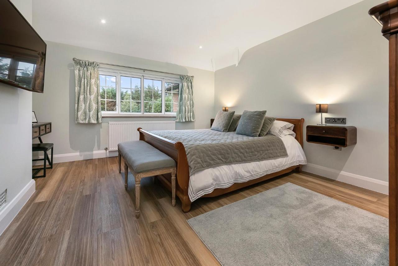 Westleigh Hotell Ashtead Eksteriør bilde