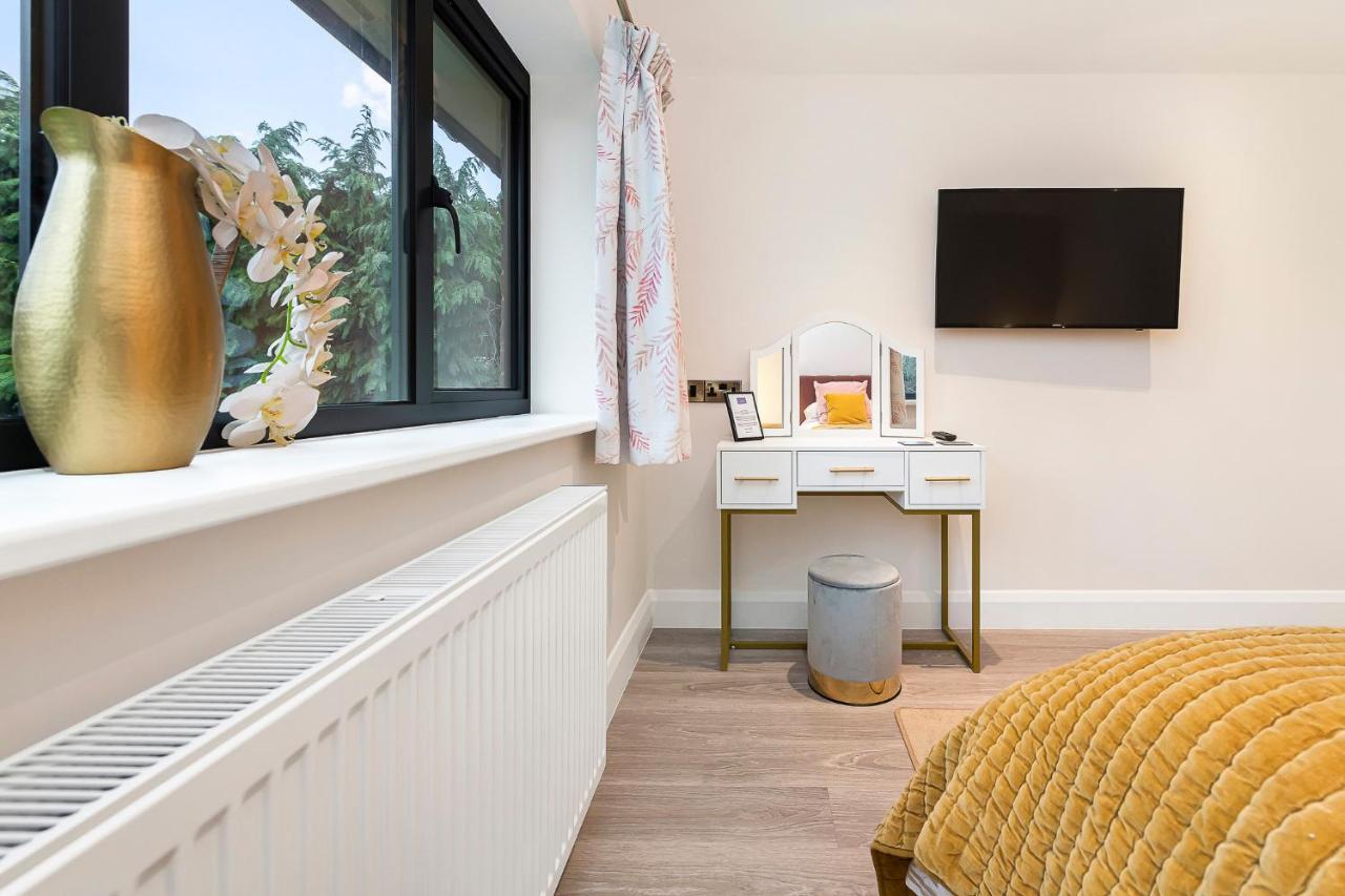 Westleigh Hotell Ashtead Eksteriør bilde