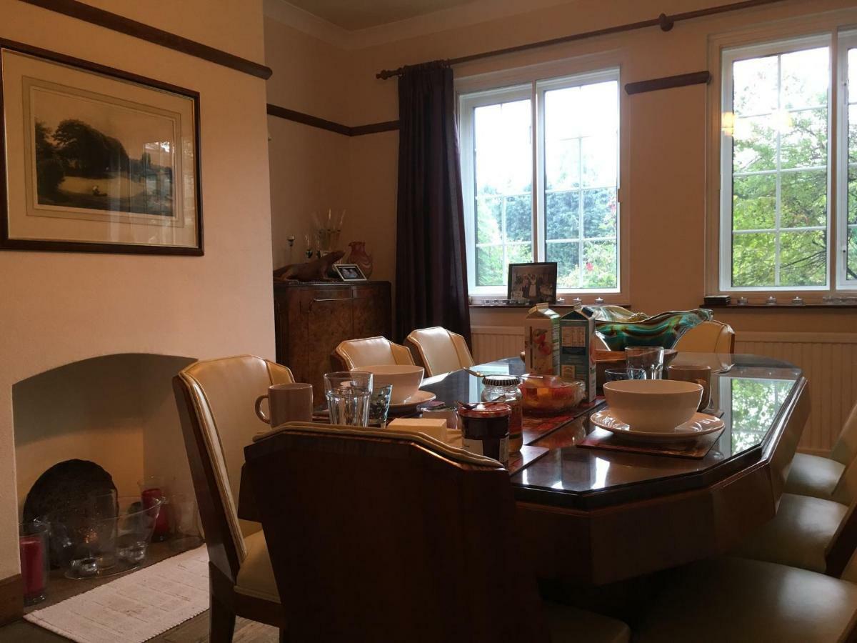 Westleigh Hotell Ashtead Eksteriør bilde