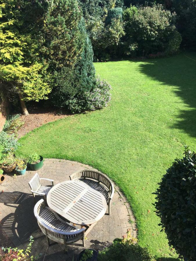 Westleigh Hotell Ashtead Eksteriør bilde